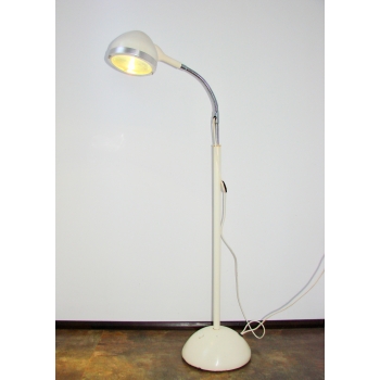 Lampa podłogowa w stylu loft